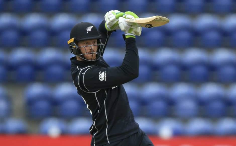 Martin Guptill got the Kiwis off to a flying start, scoring 33 of 20 balls, a knock that included four fours and two sixes. AP 