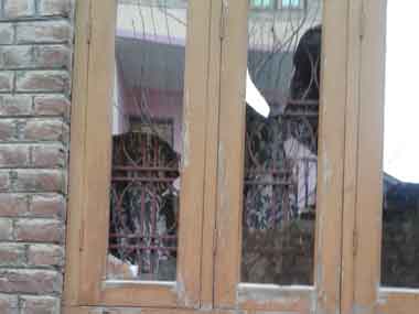 Excessive use of force by cops in Nowgam against people protesting police vehicle crushing teenager spawns widespread demonstrations Excessive use of force by cops in Nowgam against people protesting police vehicle crushing teenager spawns widespread demonstrations