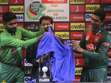 Pakistan vs Bangladesh, Highlights, 1st T20I in Lahore, Full Cricket Score: Malik slams 58 not out to guide hosts to victory Pakistan vs Bangladesh, Highlights, 1st T20I in Lahore, Full Cricket Score: Malik slams 58 not out to guide hosts to victory