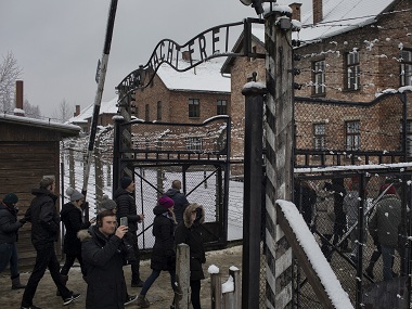 On 75th anniversary of liberation of Auschwitz, Holocaust survivors plead for world to 'never forget' atrocities On 75th anniversary of liberation of Auschwitz, Holocaust survivors plead for world to 'never forget' atrocities