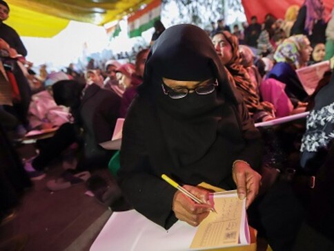 Shaheen Bagh protesters write to Narendra Modi, urge PM to listen to their concerns about CAA, NRC over ‘a cup of tea’ Shaheen Bagh protesters write to Narendra Modi, urge PM to listen to their concerns about CAA, NRC over ‘a cup of tea’