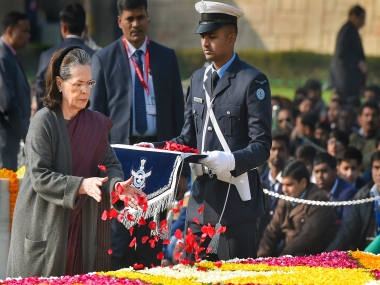Martyrs' Day 2020: Narendra Modi, Ram Nath Kovind, Sonia Gandhi pay homage to Mahatma Gandhi on his 72nd death anniversary at Rajghat Martyrs' Day 2020: Narendra Modi, Ram Nath Kovind, Sonia Gandhi pay homage to Mahatma Gandhi on his 72nd death anniversary at Rajghat