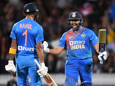 India vs New Zealand: Black Caps lose yet another Super Over as Men in Blue clinch T20I series with thrilling win at Hamilton India vs New Zealand: Black Caps lose yet another Super Over as Men in Blue clinch T20I series with thrilling win at Hamilton