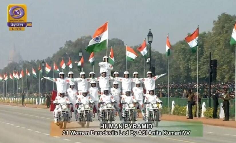 An all-women CRPF team performs stunts on motorcycles. Image courtesy: Twitter/@ANI