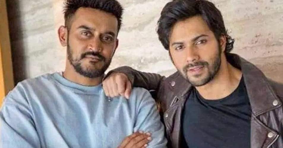Shashank Khaitan along with Varun Dhawan | Twitter