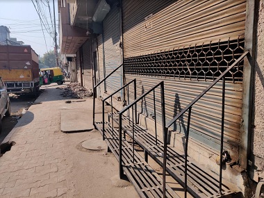 Delhi Election: Arvind Kejriwal faces stiff challenge to get 'habitual' BJP-voting traders to switch allegiance to AAP Delhi Election: Arvind Kejriwal faces stiff challenge to get 'habitual' BJP-voting traders to switch allegiance to AAP