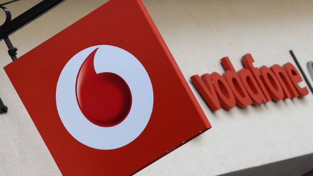 Vodafone introduces new Rs 499 prepaid plan and revamps its old Rs 555 plan Vodafone introduces new Rs 499 prepaid plan and revamps its old Rs 555 plan
