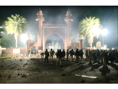 Allahabad HC orders NHRC to investigate police violence in AMU during anti-CAA protests; commission to submit report by 17 Feb Allahabad HC orders NHRC to investigate police violence in AMU during anti-CAA protests; commission to submit report by 17 Feb