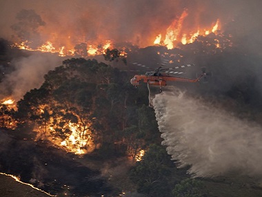 Australian authorities deploy military ships, aircraft to reach towns cut off by ‘apocalyptic’ wildfires; seven dead in blazes this week Australian authorities deploy military ships, aircraft to reach towns cut off by ‘apocalyptic’ wildfires; seven dead in blazes this week