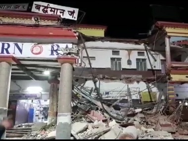 Bardhaman station building collapse: One of the two injured dies; three-member committee to look into cause of accident Bardhaman station building collapse: One of the two injured dies; three-member committee to look into cause of accident