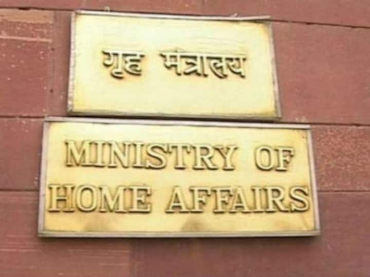 MHA 'fact-checks' report suggesting Aadhaar or passport required for NPR, but confusion over 'voluntary' furnishing of ID prevails
