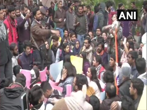 Jamia Millia Islamia students gherao vice-chancellor’s office, demand registration of FIR against Delhi Police for last month's violence Jamia Millia Islamia students gherao vice-chancellor’s office, demand registration of FIR against Delhi Police for last month's violence