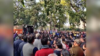 JNU violence: Delhi Police lathi-charges, detains students marching to Rashtrapati Bhavan; Aishe Ghosh says no compromise over removal of VC