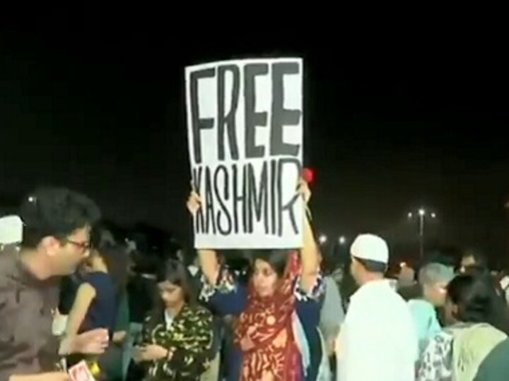 Maharashtra govt says no anti-national intent behind ‘Free Kashmir’ poster, home minister says will look into FIRs against Mumbai protesters