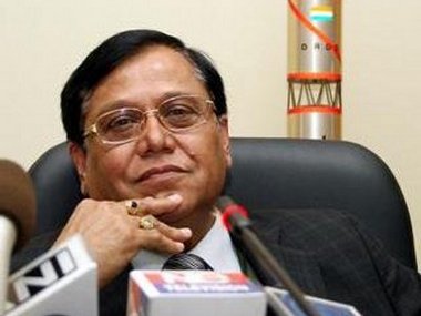 Meet NITI Aayog member VK Saraswat, the Padma Shri awardee who claimed J&K only uses internet to watch 'dirty films' Meet NITI Aayog member VK Saraswat, the Padma Shri awardee who claimed J&K only uses internet to watch 'dirty films'