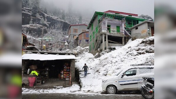 Cloud cover raises minimum temperature across Jammu, light snowfall in high altitude areas of Poonch, Doda, Kishtwar, Ramban