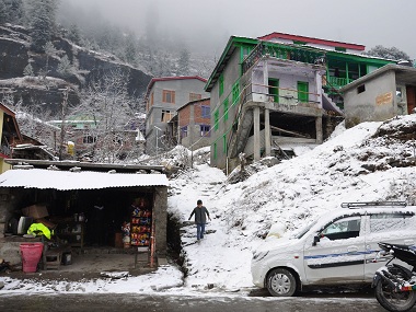 Cloud cover raises minimum temperature across Jammu, light snowfall in high altitude areas of Poonch, Doda, Kishtwar, Ramban Cloud cover raises minimum temperature across Jammu, light snowfall in high altitude areas of Poonch, Doda, Kishtwar, Ramban