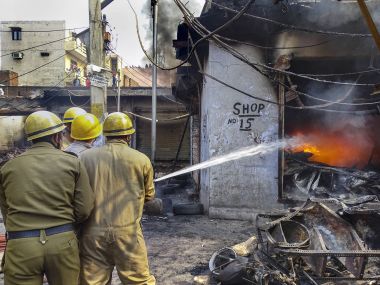 Delhi Violence, as it happened: L-G Anil Baijal visits riot-hit areas, police chief SN Shrivastava says first priority to ensure security; toll rises to 42 Delhi Violence, as it happened: L-G Anil Baijal visits riot-hit areas, police chief SN Shrivastava says first priority to ensure security; toll rises to 42