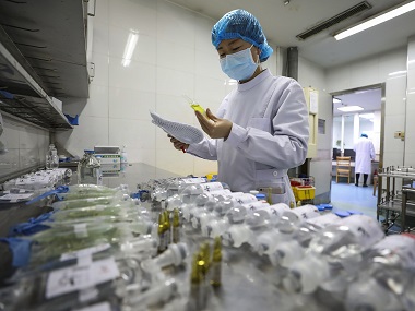 Russia to temporarily ban entry of Chinese nationals from Thursday amid coronavirus outbreak; borders with China, Mongolia closed Russia to temporarily ban entry of Chinese nationals from Thursday amid coronavirus outbreak; borders with China, Mongolia closed