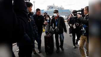 Hundreds of passengers begin leaving Diamond Princess after two-week quarantine; 169 of 542 people tested positive for coronavirus remain on ship