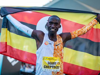 Uganda’s Joshua Cheptegei breaks Kenya’s Rhonex Kipruto's 5 km road world record Uganda’s Joshua Cheptegei breaks Kenya’s Rhonex Kipruto's 5 km road world record