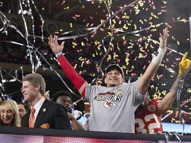 Super Bowl LIV: Kansas City Chiefs defeat San Francisco 49ers in stunning fourth-quarter comeback Super Bowl LIV: Kansas City Chiefs defeat San Francisco 49ers in stunning fourth-quarter comeback