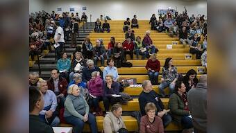 Delays mar Iowa caucuses as Democrats begin nomination process ahead of US presidential primaries