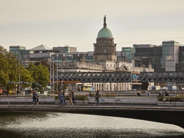 Sinn Fein on the threshold: Party with old IRA ties soars in deadlocked Irish election; results due today or tomorrow Sinn Fein on the threshold: Party with old IRA ties soars in deadlocked Irish election; results due today or tomorrow