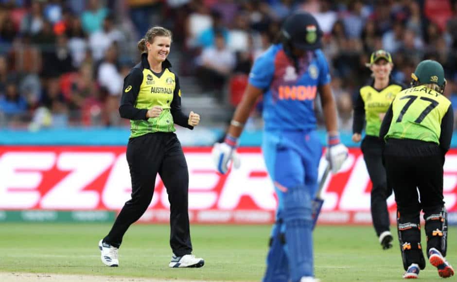 Jess Jonassen picked up two crucial wickets for the Aussies, those of Smriti Mandhana and Indian skipper Harmanpreet Kaur. She was the pick of the Aussie bowlers. Twitter @T20WorldCup