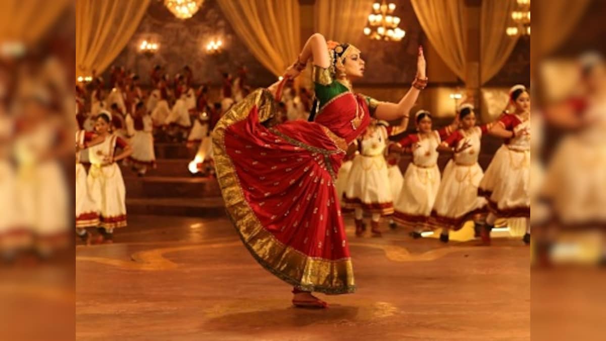 Kangana Ranaut strikes a Bharatanatyam pose in new look from upcoming Jayalalithaa biopic Thalaivi