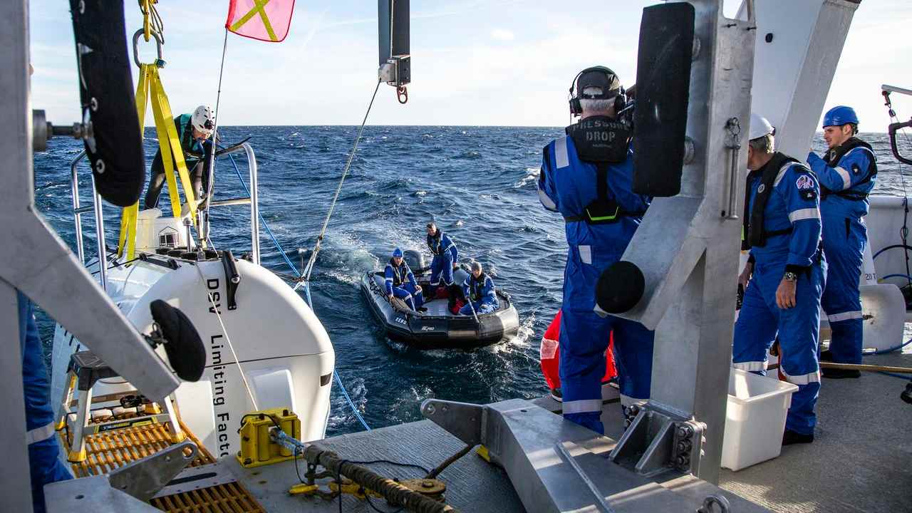 Scientists to dive to darkest depths of Indian Ocean to study marine life, climate change Scientists to dive to darkest depths of Indian Ocean to study marine life, climate change