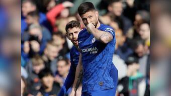 Premier League: Chelsea striker Olivier Giroud, goalkeeper Willy Caballero sign one-year contract extensions