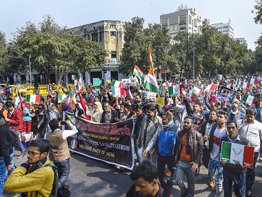 Jamia Millia Islamia alumni association files police complaint against Delhi Police personnel who entered library on 15 Dec Jamia Millia Islamia alumni association files police complaint against Delhi Police personnel who entered library on 15 Dec