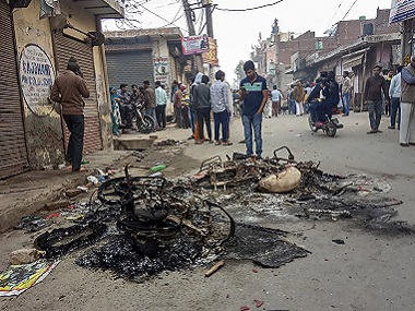 Delhi Violence Over CAA Protest Updates: Amit Shah holds third meeting with Delhi Police, MHA officials in 24 hrs; Section 144 imposed in Noida