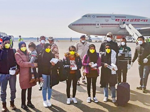 Airline staffers, doctors face ostracisation at residential societies as coronavirus scare intensifies; govt applauds their efforts Airline staffers, doctors face ostracisation at residential societies as coronavirus scare intensifies; govt applauds their efforts