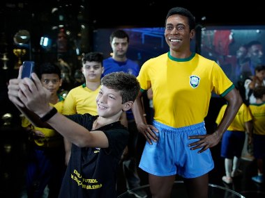 Brazil unveils statue of legendary Pele to mark 50th anniversary of 1970 World Cup triumph Brazil unveils statue of legendary Pele to mark 50th anniversary of 1970 World Cup triumph
