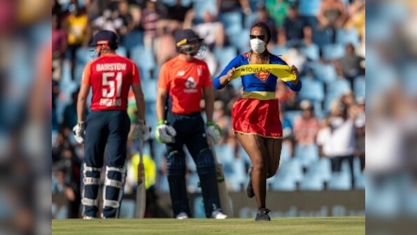 South Africa vs England: Wonder Woman, Superman interrupt third T20I in climate protest at SuperSport Park