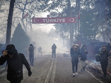 Turkey's Recep Tayyip Erdogan says Europe borders open as refugees gather at frontier with Greece Turkey's Recep Tayyip Erdogan says Europe borders open as refugees gather at frontier with Greece