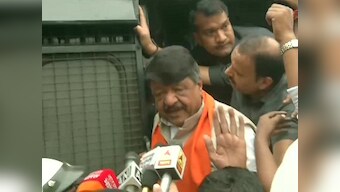 Kolkata Police takes Kailash Vijayvargiya, other BJP leaders taken into preventive custody before pro-CAA rally in Talligunge Phari