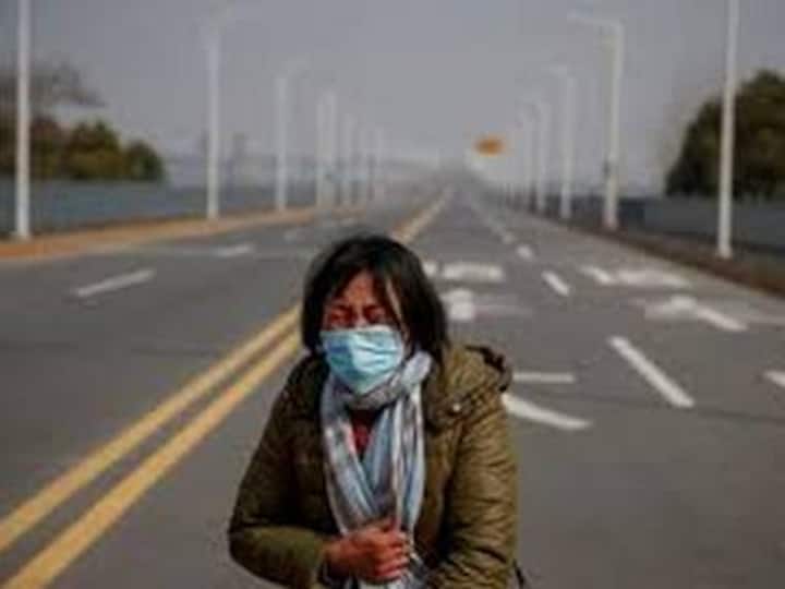 'Please take my daughter': Amid coronavirus outbreak in China, mother of cancer patient struggles to get child past blockade