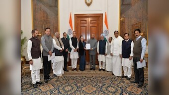 Delhi violence: Sonia Gandhi-led Congress delegation urges Ram Nath Kovind to call for Amit Shah's resignation over 'abdication of duty'