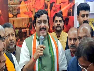 SFI, AISA members surround BJP's Rahul Sinha at Kolkata book fair, raise anti-CAA slogans; police detains five protesters SFI, AISA members surround BJP's Rahul Sinha at Kolkata book fair, raise anti-CAA slogans; police detains five protesters