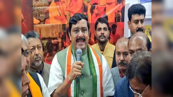 SFI, AISA members surround BJP's Rahul Sinha at Kolkata book fair, raise anti-CAA slogans; police detains five protesters