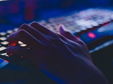 Data Societies: How digital desires, online performance cultures, and privacy concerns impact the social self Data Societies: How digital desires, online performance cultures, and privacy concerns impact the social self