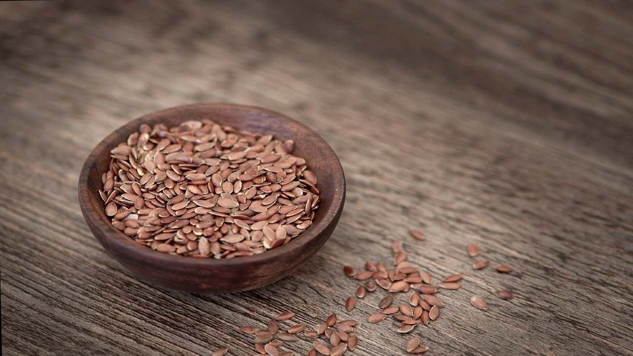 Lowers risk of heart diseases, helps in weight loss: All you need to know about benefits of flaxseeds Lowers risk of heart diseases, helps in weight loss: All you need to know about benefits of flaxseeds