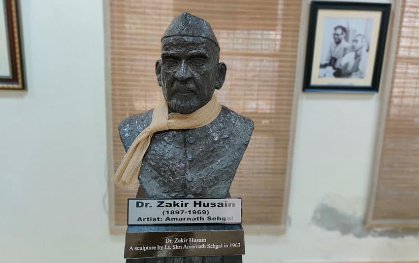 Bust of founder Dr Zakir Hussain in Jamia | Photo by Ismat Ara