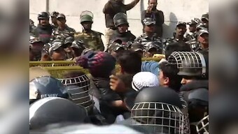 Delhi Police hit us in private parts during lathi-charge, claim protesters after anti-CAA march to Parliament from Jamia halted