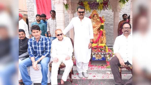 Mahesh Babu unveils statue of veteran Telugu actor-director Vijaya Nirmala in Hyderabad