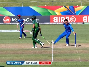 ICC U19 World Cup 2020: Debate over 'mankading' rages on; Ravichandran Ashwin takes 'shredder' dig at James Anderson ICC U19 World Cup 2020: Debate over 'mankading' rages on; Ravichandran Ashwin takes 'shredder' dig at James Anderson