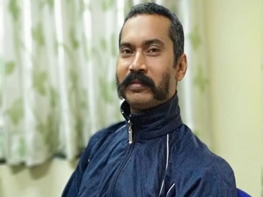 Delhi Police constable Ratan Lal's family to get Rs 1 crore compensation; Arvind Kejriwal offers govt job to dead cop's wife Delhi Police constable Ratan Lal's family to get Rs 1 crore compensation; Arvind Kejriwal offers govt job to dead cop's wife